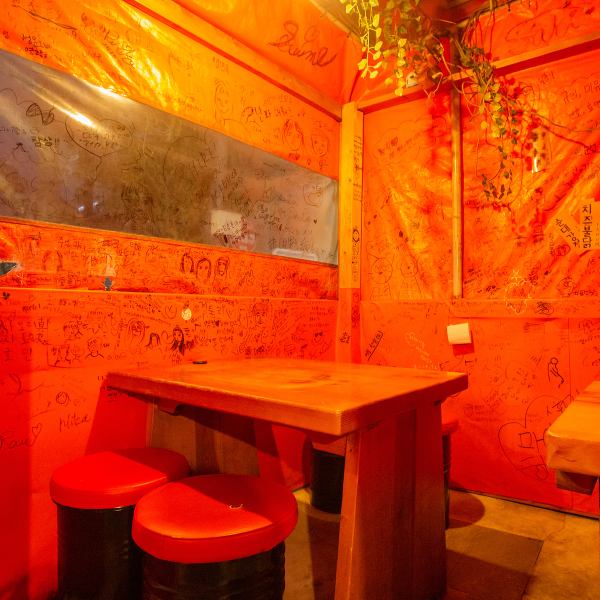 【サク飲み・サク飯・二次会にも◎】本場の韓国屋台料理の味を気軽に楽しめる当店！仕事帰りのサク飲み・サク飯はもちろん、二次会利用にもオススメです♪ガッツリ本格韓国料理から軽めの屋台メニューまで揃っているので、シーンを選ばずにご利用いただけます◎お一人様でのサク飲みから二次会利用まで、当店にお任せあれ！