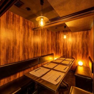 We also have table seats available! It can be used for a wide range of occasions, including various banquets, after work, everyday use, dates, girls' nights, etc. *Photos of the seats are for illustrative purposes only.