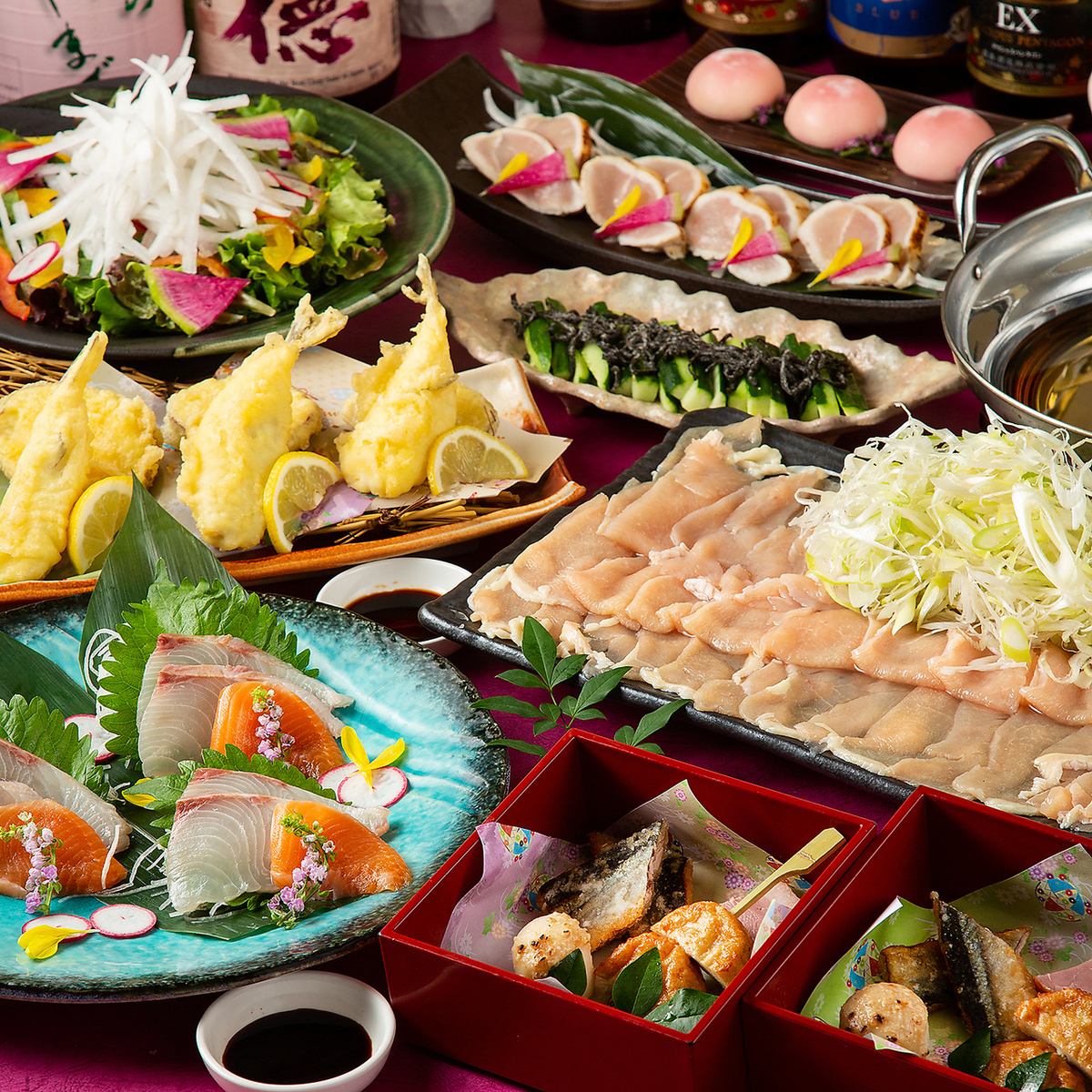 在包间里一口气品尝宫崎的美味 无限畅饮套餐3,500日元起。