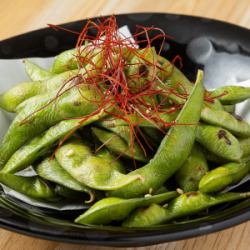 Roasted edamame with sesame oil