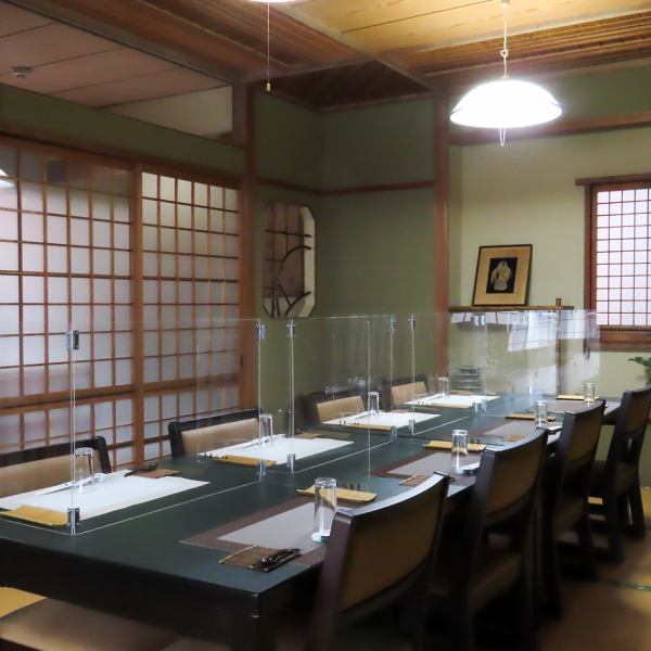 Banquet hall on the second floor. From small to medium-sized banquets of 5 to 14 people. If you wish, we will arrange a companion for at least two people.