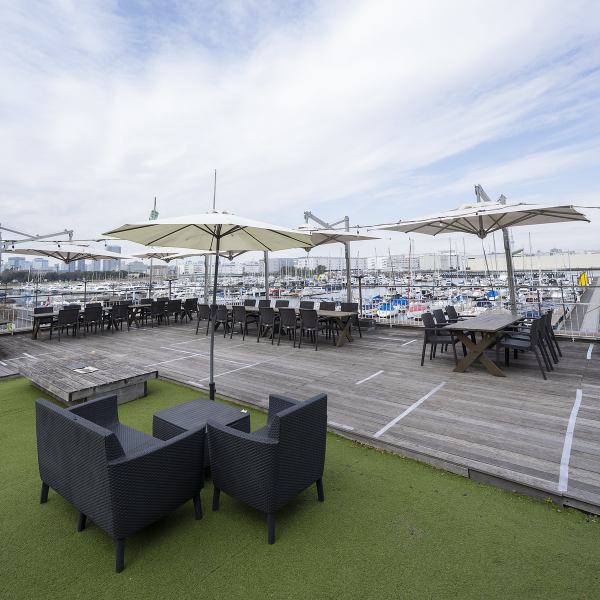 On a nice day, why not dine on our terrace? Enjoy our proud cuisine in an open and spacious space. It's also perfect for girls' nights, parties, launch parties, and other gatherings. Enjoy a fun time while taking in the view.