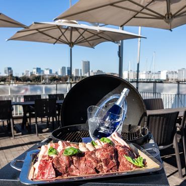 [Weekends and holidays] BBQ 2.5 hour system {6,380 yen} 3 types of meat and 3 types of seafood! Comes with fries and yakisoba noodles for a very filling meal♪