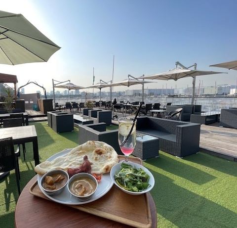 An extraordinary seaside space★ Enjoy a BBQ or meal while watching the boats lined up in the marina!