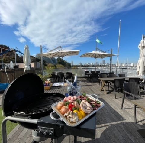 On nice days, why not enjoy your meal on the terrace?Enjoy our signature dishes in an open, spacious space.It's also a great place for gatherings such as girls' nights, parties, and launch parties. Enjoy a fun time while taking in the view.