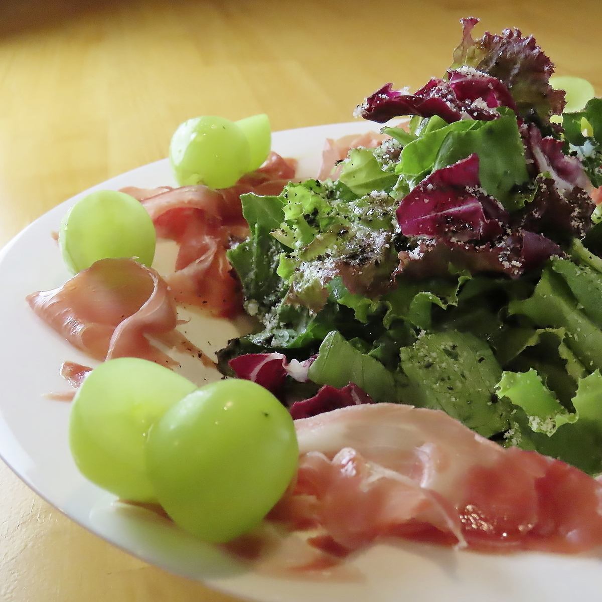 「ご家族やご友人と気軽に味わえる、フランス料理をご提供しております。」