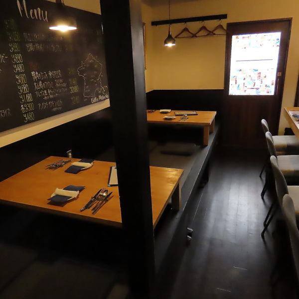 店内は落ち着いた空間を意識し、ゆったりとお過ごしいただけるようにしました。ママ会や女子会、記念日のデートなど、大切な方との特別なお時間を提供します。