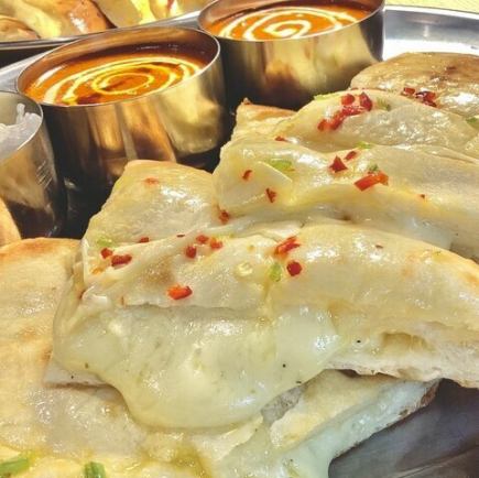 とろ～り絶品！チーズナンセット【お好きなカレー1種・チーズナン・豊富なソフトドリンク付！】