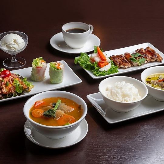 【泰国经典菜品齐全♪】“冬阴功”等6道标准套餐3,500日元（含税）*仅限食物