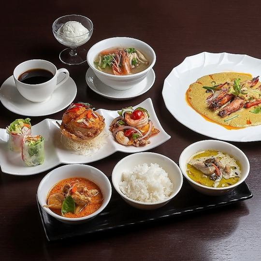 【令人驚嘆的美味】包括「泰式烤雞」在內的8道豪華套餐4,500日圓（含稅）*僅限食物