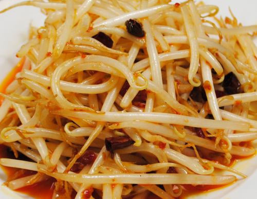 Spicy stir-fried bean sprouts