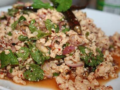 라가이 (닭 고기의 태국 식 샐러드)
