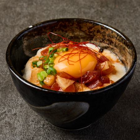 とろろ海鮮ユッケ丼