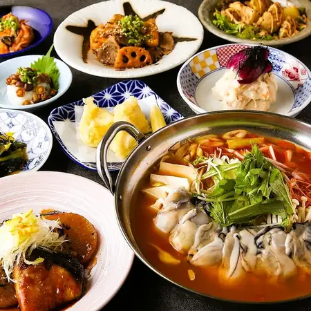 [아카야] 생선회 씨앗 모듬과 메인은 맛 신굴 치게 냄비! 2 시간 음료 무제한 9 품 5000 엔