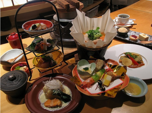 我們的特色菜“Kuzushi懷石料理”