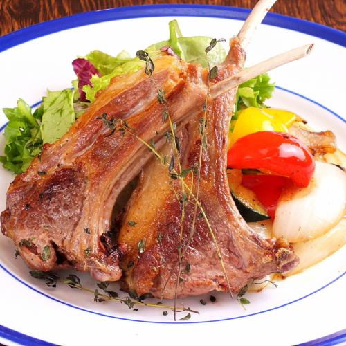 ワインに合う自家製料理が多数♪