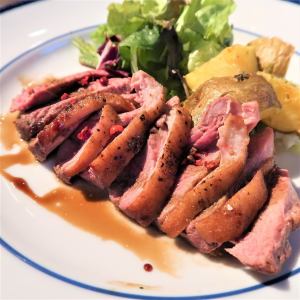 鴨胸肉のロースト　バルサミコソース