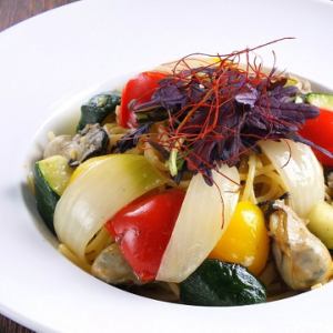 牡蠣と野菜たっぷりペペロンチーノ　OR ナポリタン