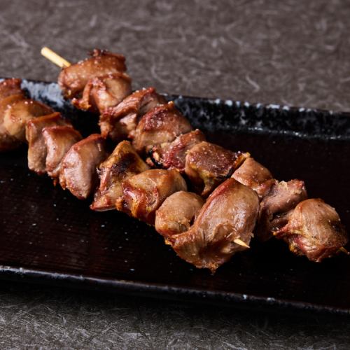11. Gizzard skewers (2 skewers) *Please choose either salt or sauce