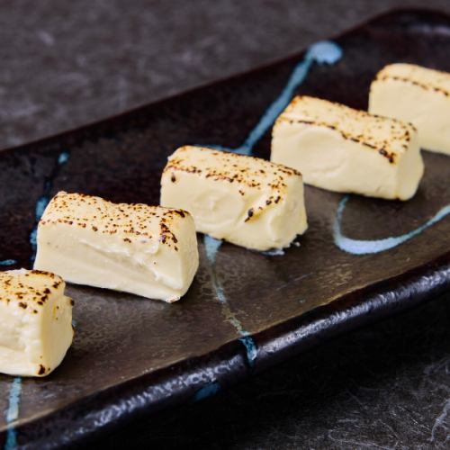 Cream cheese pickled in sake lees