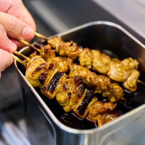The secret to the deliciousness of charcoal grilled yakitori!! A secret sauce that is constantly added to and carefully selected salt♪