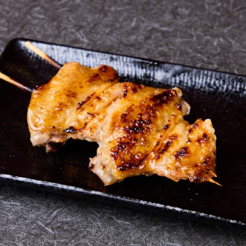 Chicken wing skewer (1 skewer) *Please choose either salt or sauce