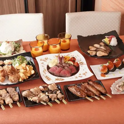 通常6000円が1500円oｆfの4500円！焼き鳥とおつまみが楽しめる料理8品と40種プレミアム飲み放題