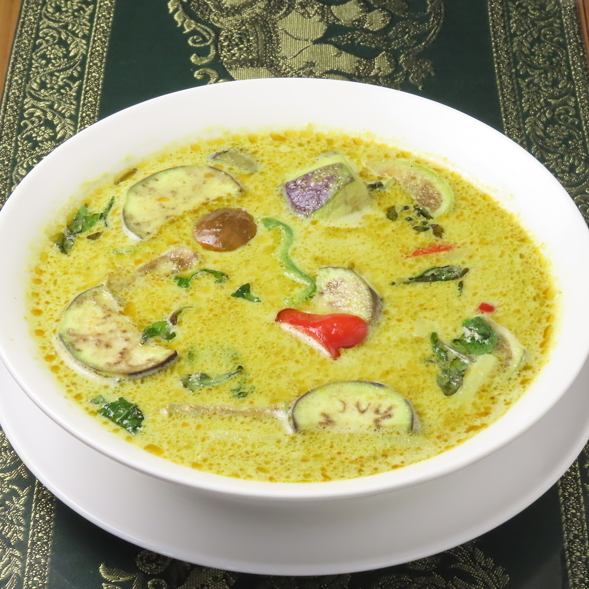 大人気のグリーンカレーは必食です★