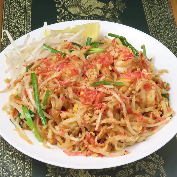 お好みの味付けで楽しめる♪モチモチ食感がやみつきになる絶品「パッタイ」