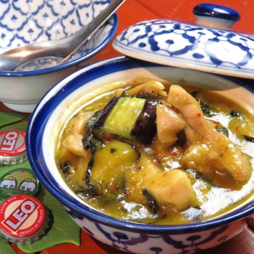 Gaeng Kyowan (green curry)