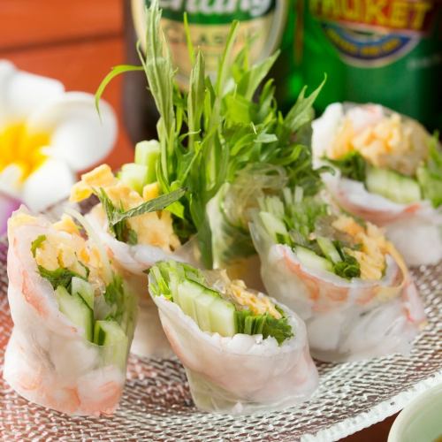 Popia Sot Kung (shrimp spring rolls)