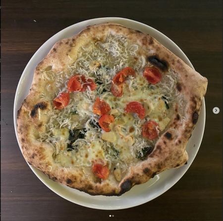【Pizzaロッソ】シラスとにんにくのpizza～チチニエッリ～[チーズなし]