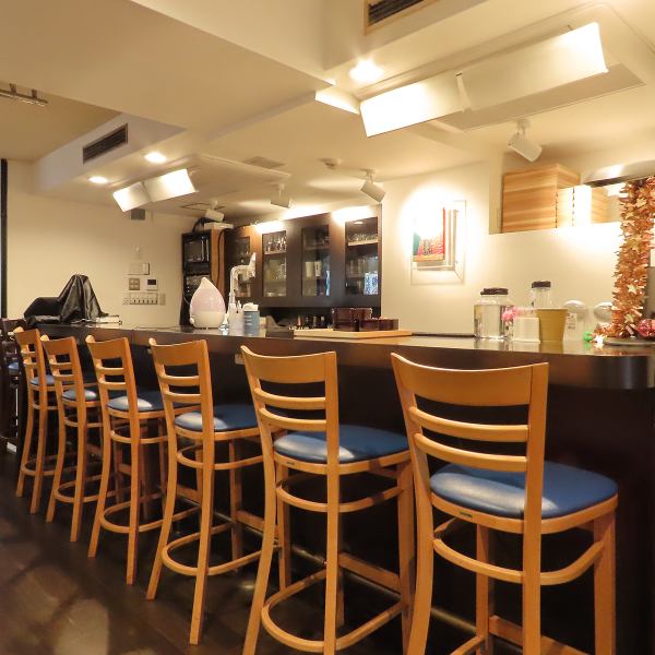 [If you are in Kannai or Nihon-Odori, please stop by!] Please feel free to come by, whether you are alone or with a large group. Enjoy our specialty, a jewel-box-like curry, in a colorful yet relaxing space that brightens up your everyday life!