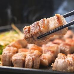 ジューシー肉厚お肉が楽しめる♪名物サムギョプサル☆