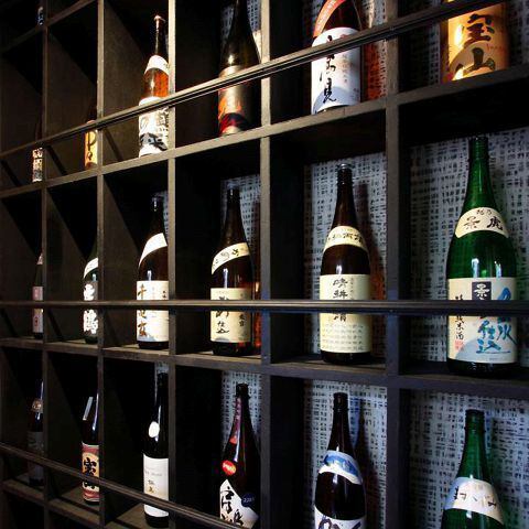 日本酒もございます。系列店では100種以上の日本酒を揃えており、山川屋でも人気の日本酒を取り扱っております。気になる日本酒が見つかると思うので、ぜひスタッフまでお声かけ下さい。歓迎会や送別会の貸切に◎※店内はイメージです