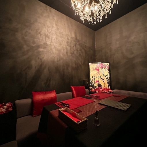 [Weekday-only dinner] Tuesday-Thursday only ☆ Enjoy dinner in an adult space with a black and red theme ♪
