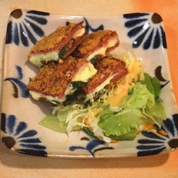 『うさぎや』のハムカツならぬ.....スパムチーズカツ!
