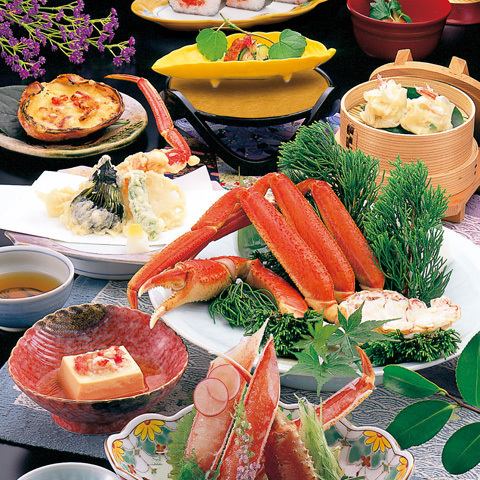 【共10道菜品】螃蟹怀石“Ravender”…享用雪蟹8,800日元