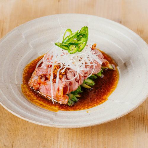 푸른 당나라의 요다레 쇠고기 찌르기