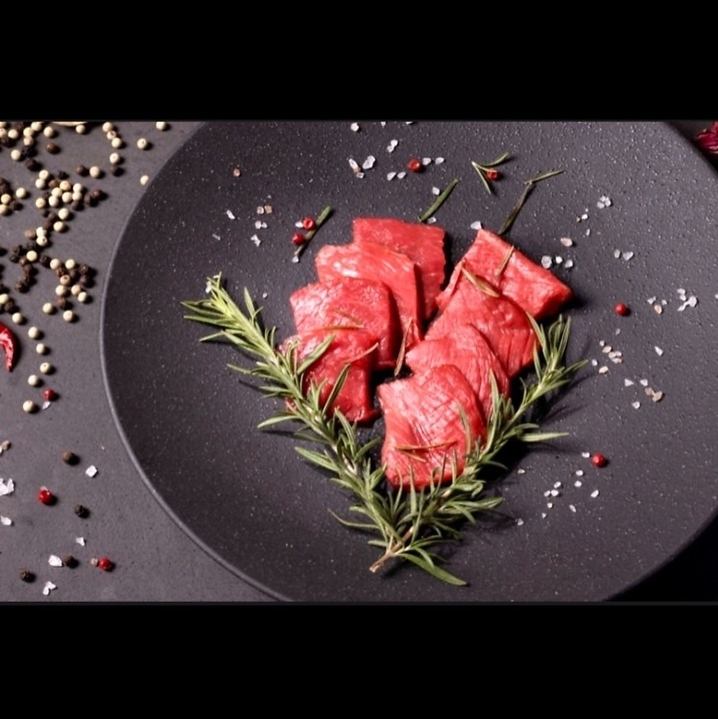 好きなお酒と料理をあてに宴を楽しむ大人酒場をテーマに…