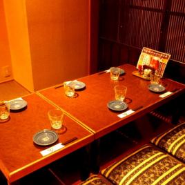 Banquet private room for 8 people.Ideal for dinner and company banquets with friends.