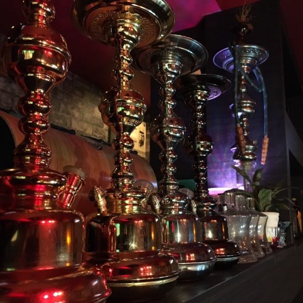 A rare shisha bar in Hiroshima ♪ [Kunyan] offers high quality hookah that you can't taste at other stores.Hookah lounges, which are rapidly gaining popularity in Tokyo and Osaka, are now available in Ryukawa! Anyone can enjoy them because there is no harm to the body! Come and experience your first experience at [Kunyan] !!