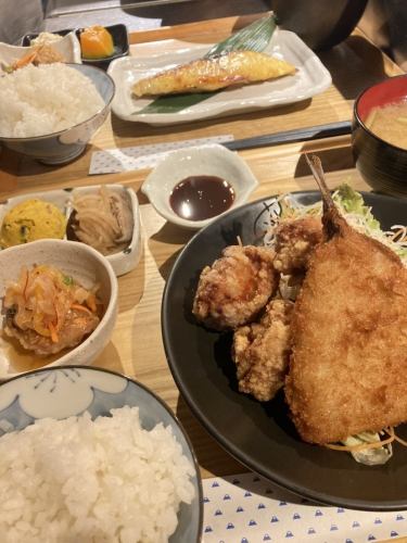 Fried chicken and horse mackerel fried set meal