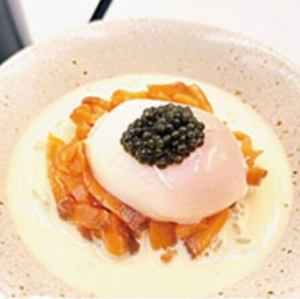 キャビアとスモークサーモンのクリームリゾット