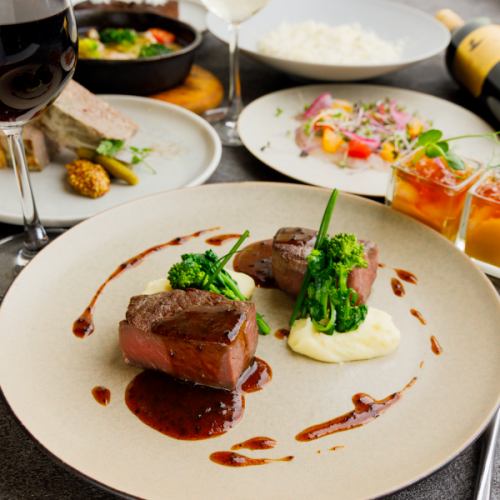 All-you-can-drink courses are perfect for a variety of occasions, including year-end and New Year parties, drinking parties, and girls' nights, and start from 5,000 yen.