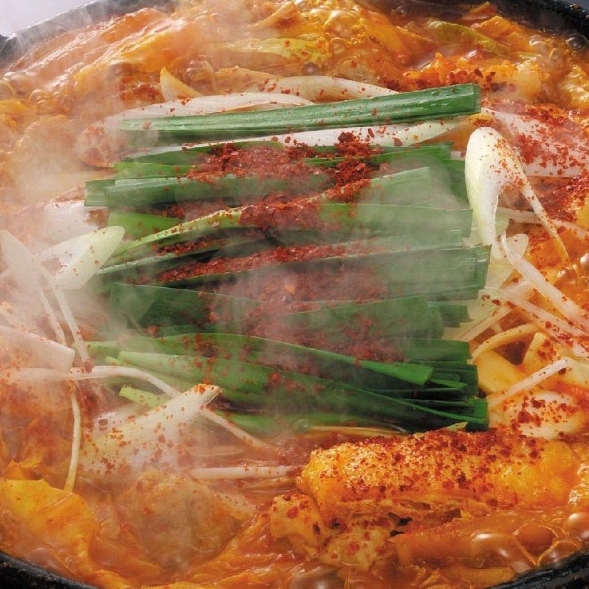 Mitsukoshi right away! 2-hour all-you-can-drink course of extremely spicy "Aka Kara Nabe"! Fully equipped with large and small private rooms.Maximum 24 people