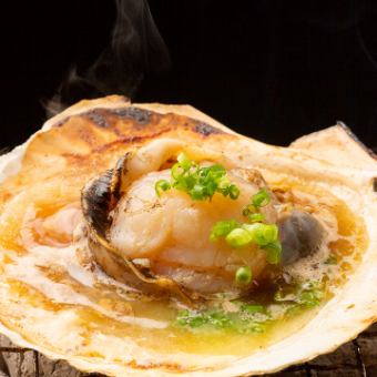 北海道扇貝[生魚片、玉米黃油和醬油烤]