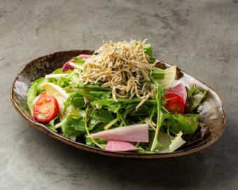 Harihari green salad of fried potatoes and mizuna