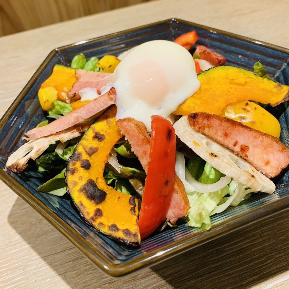 野菜巻串やお野菜たっぷりサラダなどヘルシーな料理たくさん！