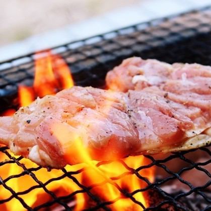 炭火でじっくりと焼き上げる当店自慢の料理を是非ご堪能あれ！